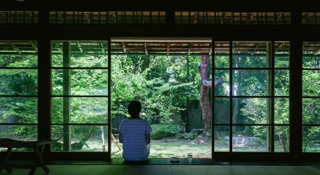 体验港口城市的生活，住在熊野古道沿线的文化遗产建筑中。