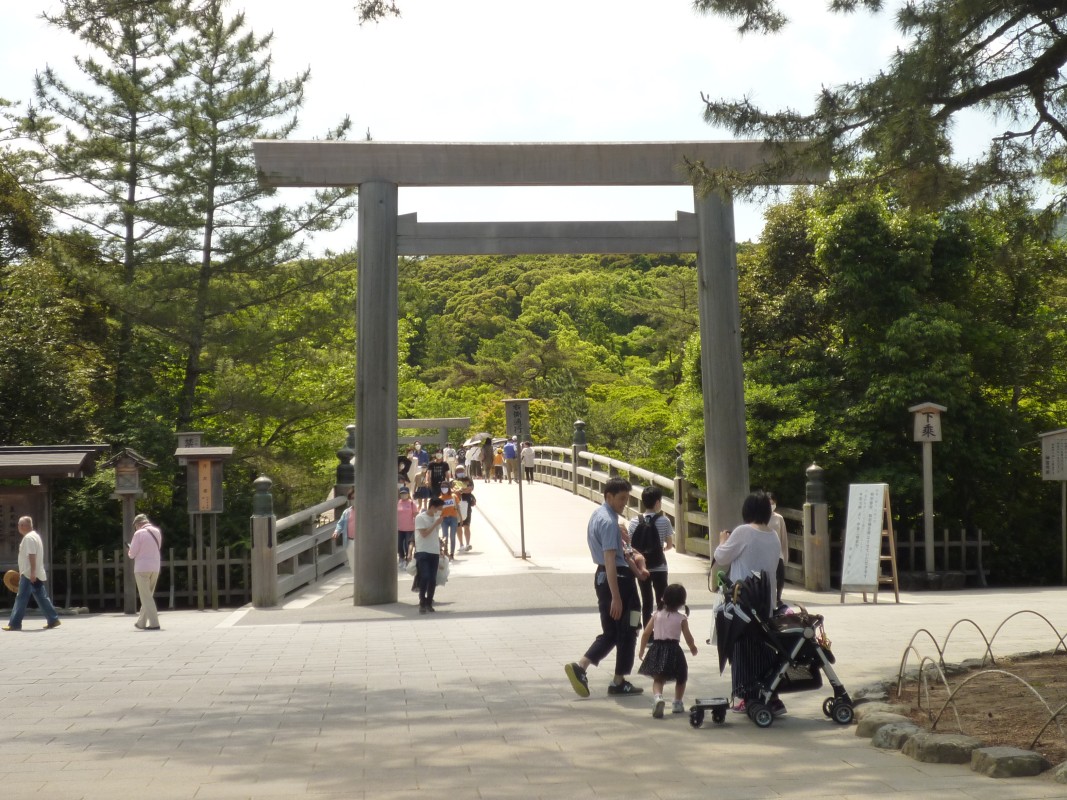 伊勢神宮　内宮　宇治橋前