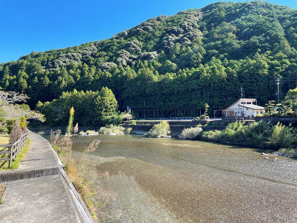 山も川も楽しめる大紀町。実家のようにくつろげる民泊井戸ばたでのワーケーションステイ