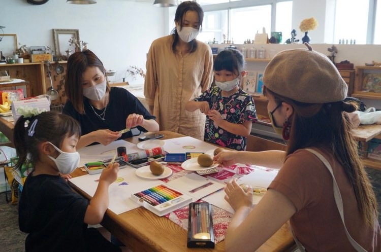 温泉、古道具、ジャンボ揚げ餃子、ボードゲーム。地域を楽しむエンタメ型ワーケーション。